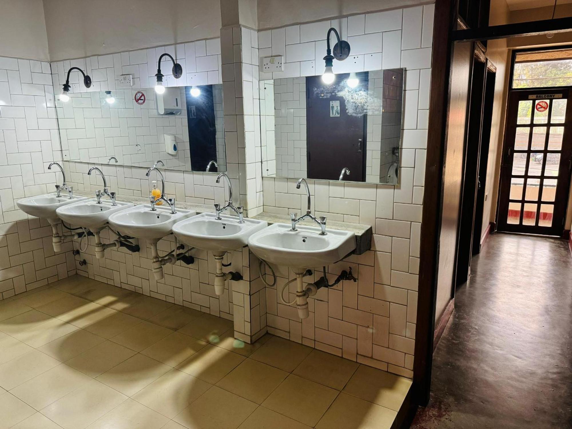 Arusha Backpackers Hotel Eksteriør bilde